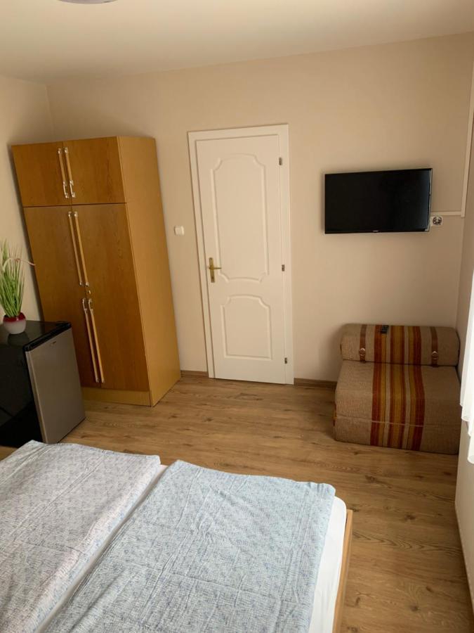 Zsuzsa Apartman Hajdúszoboszló Exterior foto