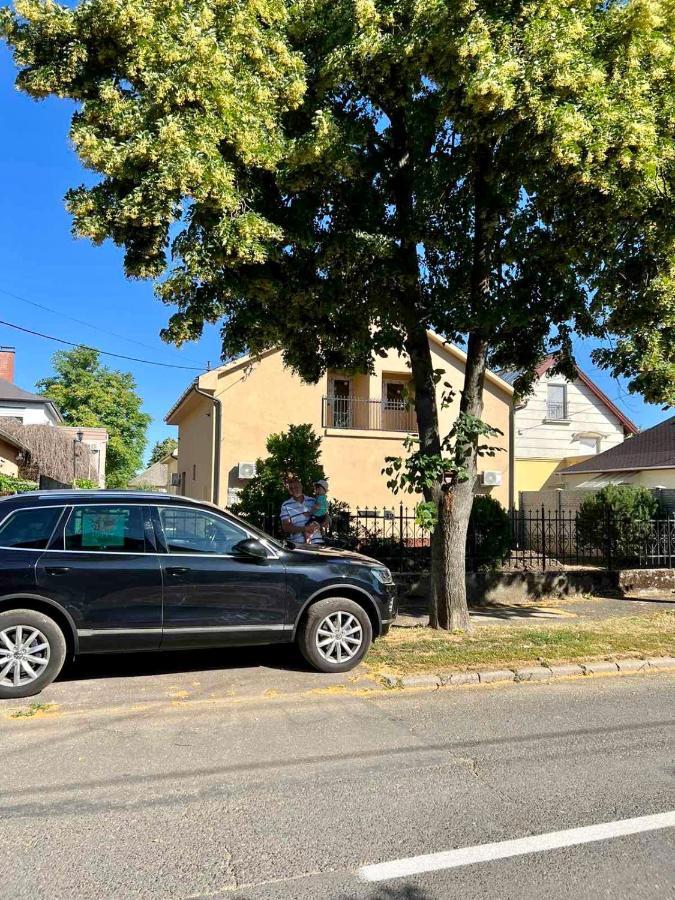 Zsuzsa Apartman Hajdúszoboszló Exterior foto