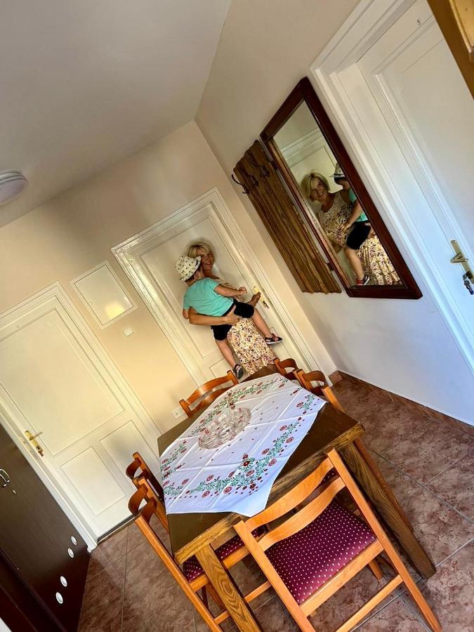 Zsuzsa Apartman Hajdúszoboszló Exterior foto