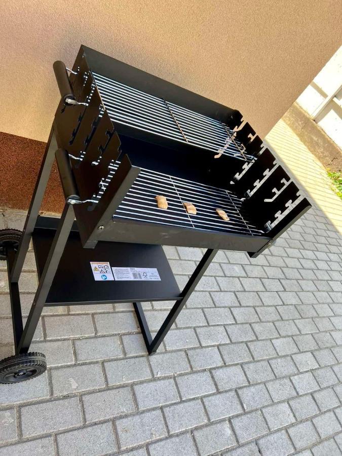 Zsuzsa Apartman Hajdúszoboszló Exterior foto